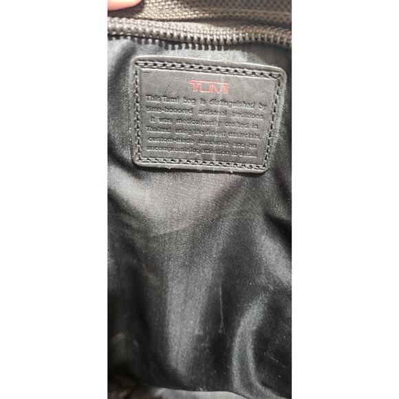 TUMI Alpha 17\